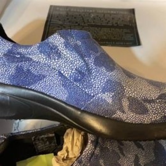New Women’s Dickies Medical shoe sz 10 Medium in box very light weight non slip - Picture 1 of 9